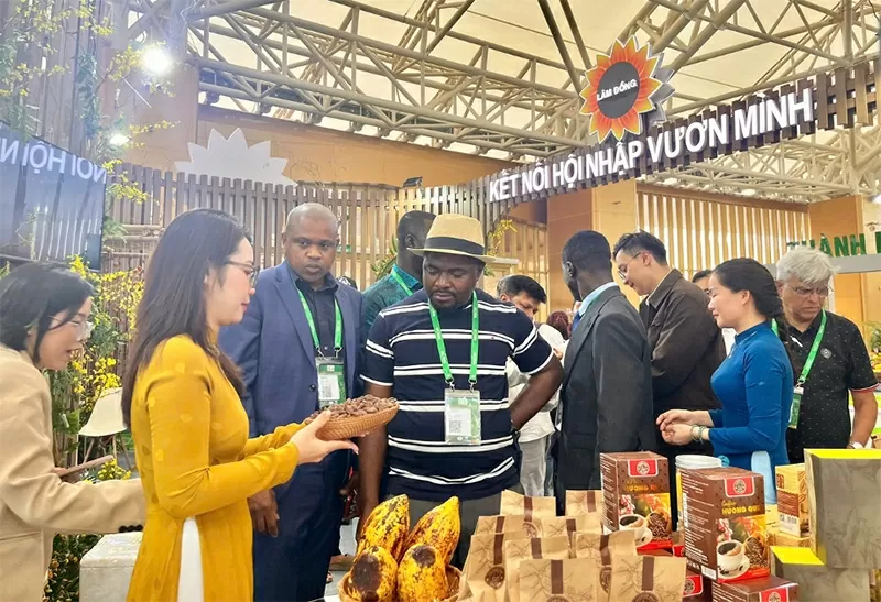 Lam Dong wins 'outstanding exhibition space' award at Autumn Fair 2025