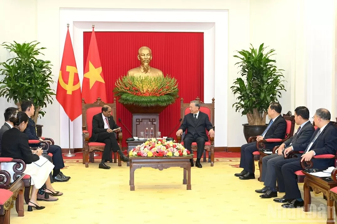 Party chief To Lam: Vietnam always considers Singapore as a close friend, a trusted companion, and a key economic partner Party chief To Lam: Vietnam always considers Singapore as a close friend, a trusted companion, and a key economic partner