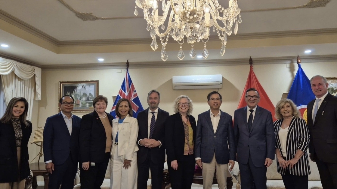 Ambassador Pham Hung Tam meets with Australia-Vietnam Friendship Parliamentarians