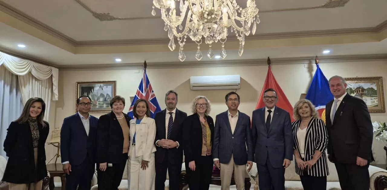 Ambassador Pham Hung Tam meets with Australia-Vietnam Friendship Parliamentarians