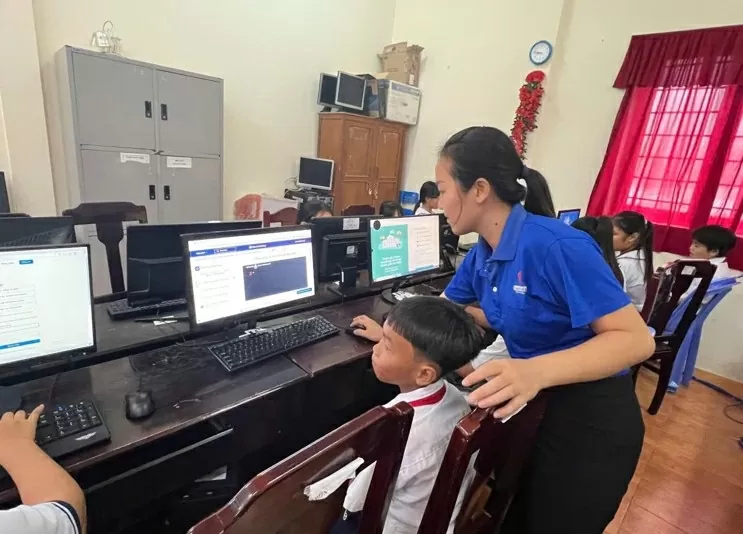 Each educator is a ‘digital nucleus’, sparking education transformation where resources are limited. Each educator is a ‘digital nucleus’, sparking education transformation where resources are limited.