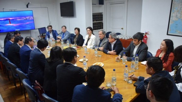 Ho Chi Minh National Academy of Politics and University of Chile deepen friendship and cooperation