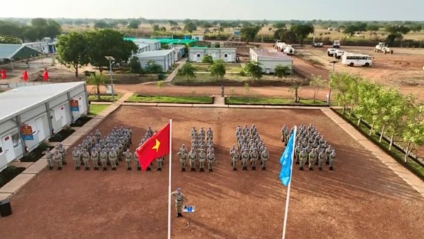 The sacred Flag-Raising moment of Vietnam's UN peacekeepers