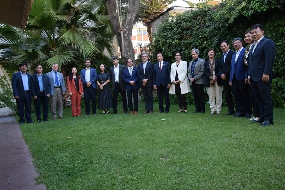 Ho Chi Minh National Academy of Politics and University of Chile deepen friendship and cooperation