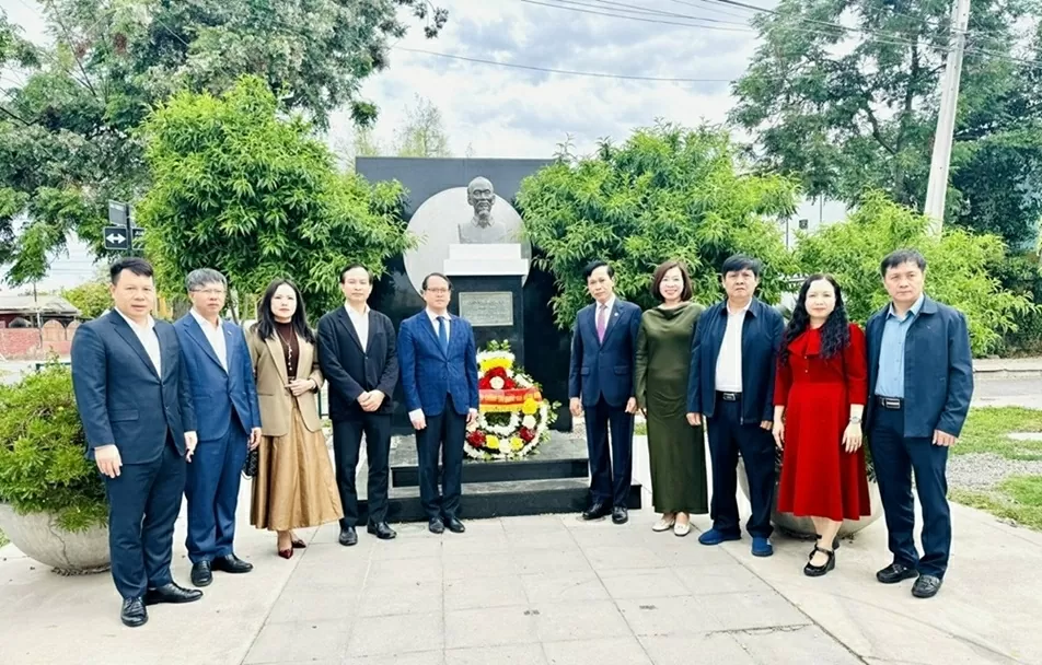 Ho Chi Minh National Academy of Politics and University of Chile deepen friendship and cooperation