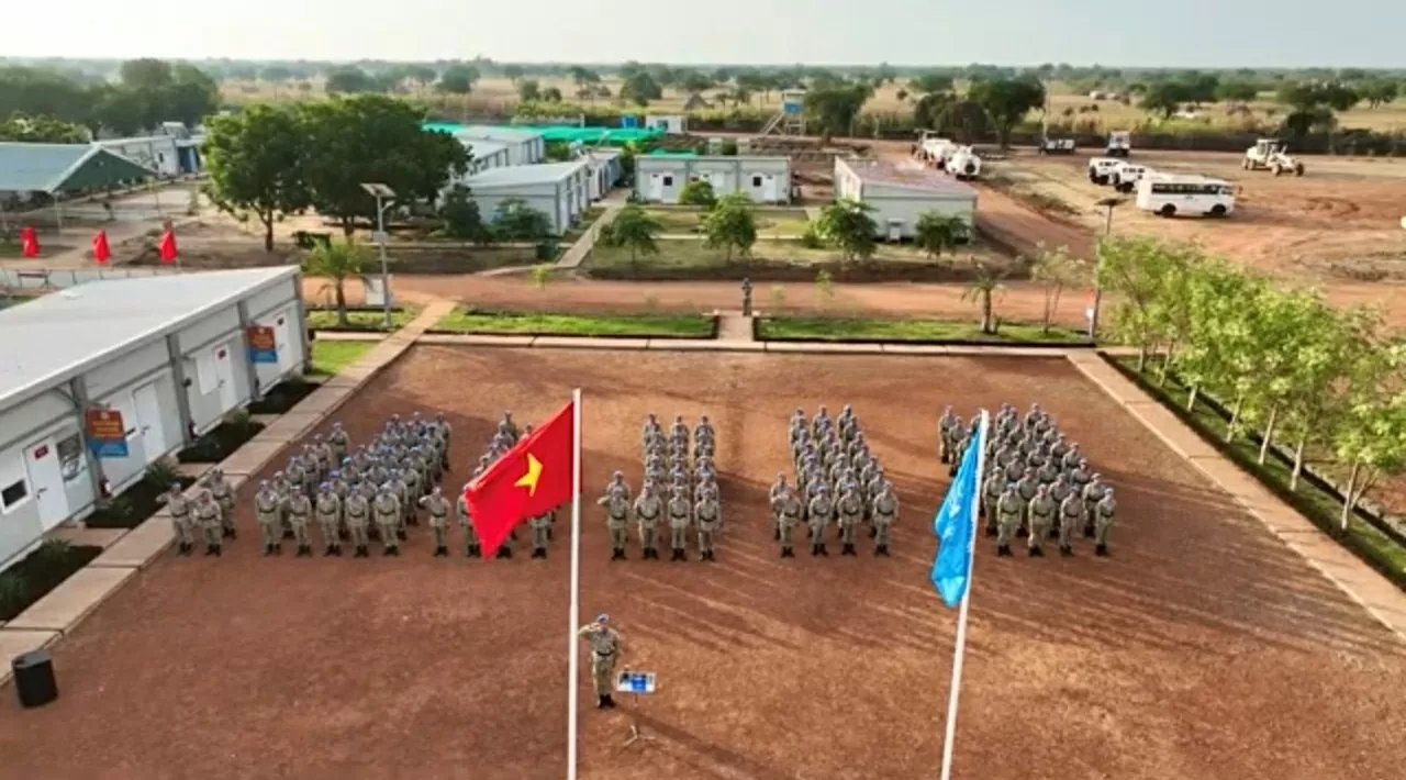 The sacred Flag-Raising moment of Vietnam's UN peacekeepers