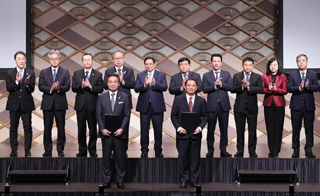 Hung Yen's comprehensive external relations open new development space