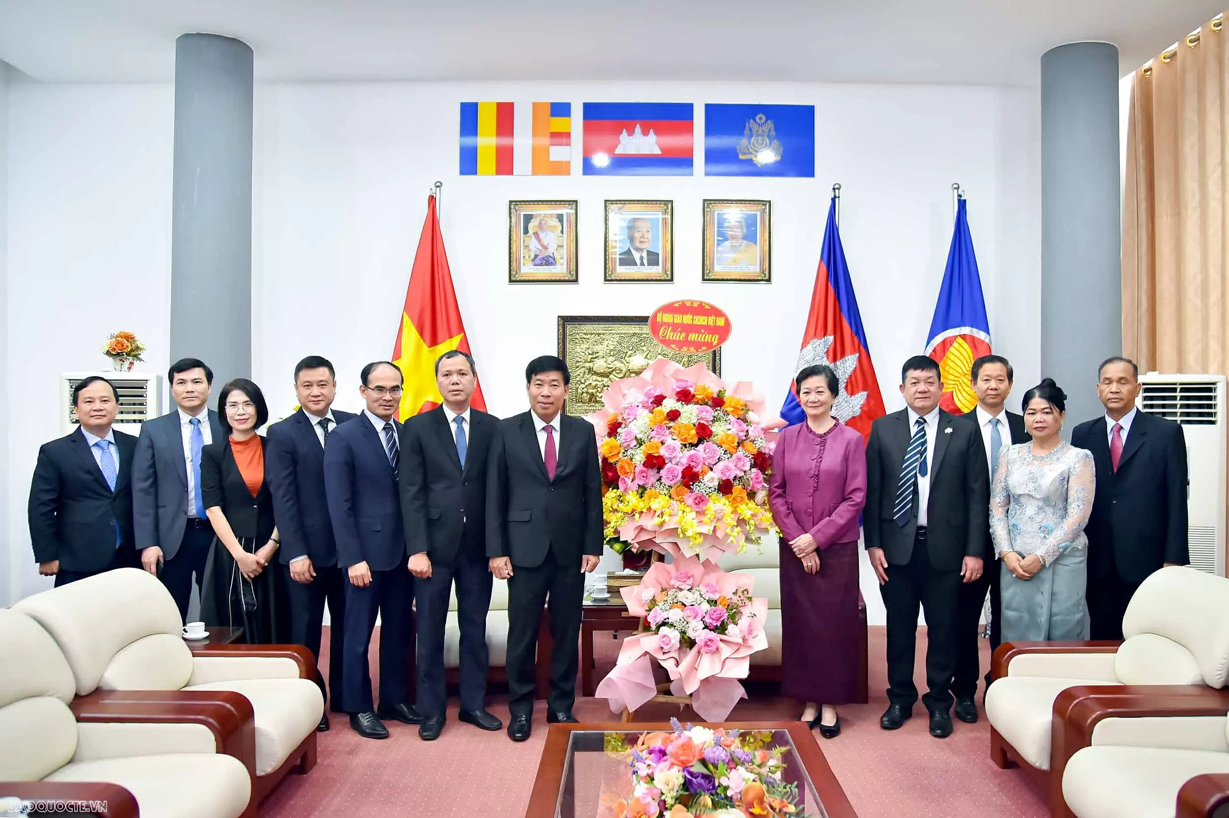 Fostering good neighborly relations and traditional friendship between Vietnam and Cambodia: Deputy FM Nguyen Manh Cuong