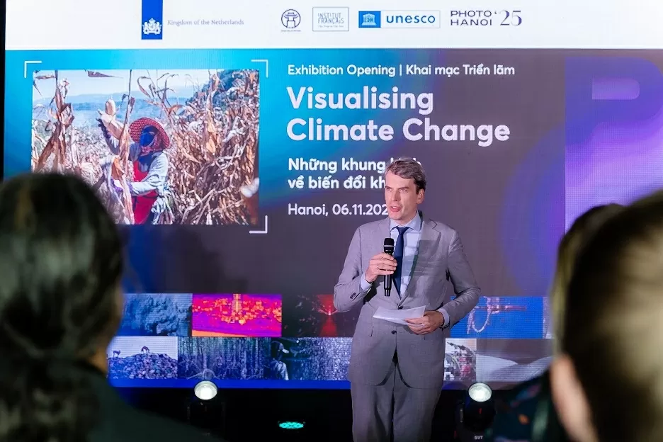 Exhibition tells stories of climate change through the lens of visual storytellers Exhibition tells stories of climate change through the lens of visual storytellers