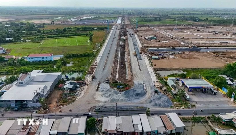 Road leading to VSIP Can Tho at the intersection with National Highway 80 (Photo: VNA)
