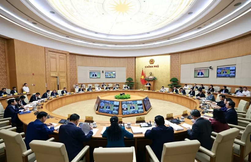 Prime Minister Pham Minh Chinh chairs regular government meeting connected with 34 provinces and cities