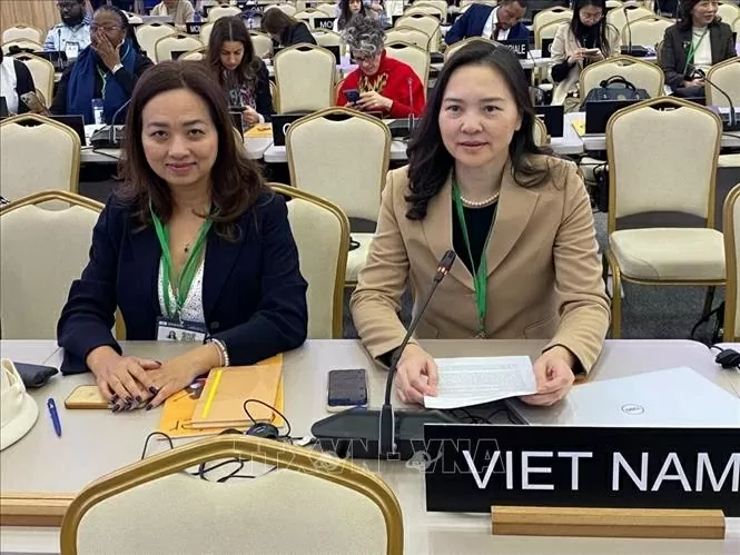 Draft Resolution proposed by Vietnam unanimously adopted by UNESCO General Assembly