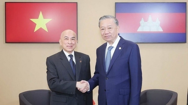 Vietnam extends congratulations to Cambodia on the 72nd National Day