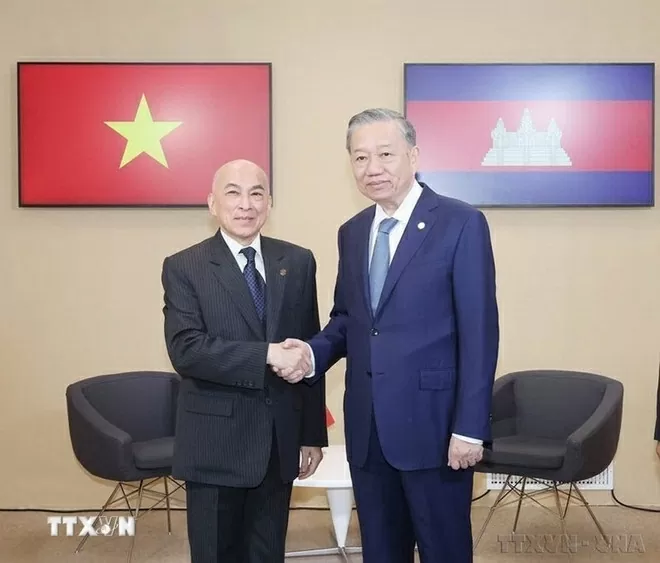 General Secretary of the CPV Central Committee To Lam (right) meets with Cambodian King Norodom Sihamoni on the sidelines of the 19th Francophonie Summit in Paris on October 5, 2024. (Photo: VNA) General Secretary of the CPV Central Committee To Lam (right) meets with Cambodian King Norodom Sihamoni on the sidelines of the 19th Francophonie Summit in Paris on October 5, 2024. (Photo: VNA)