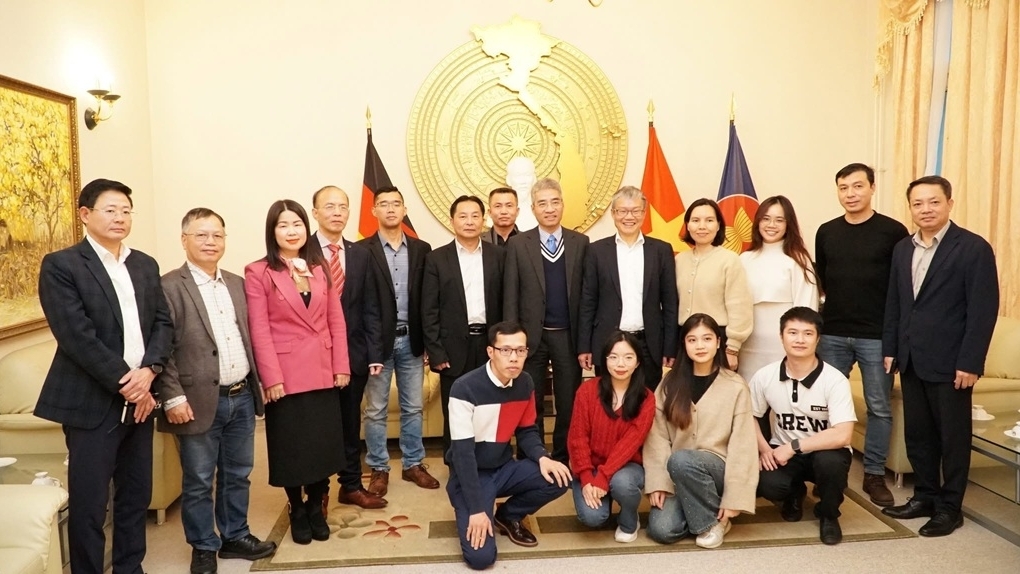 Overseas Vietnamese community in Germany contribute ideas to Draft Documents for the 14th National Party Congress