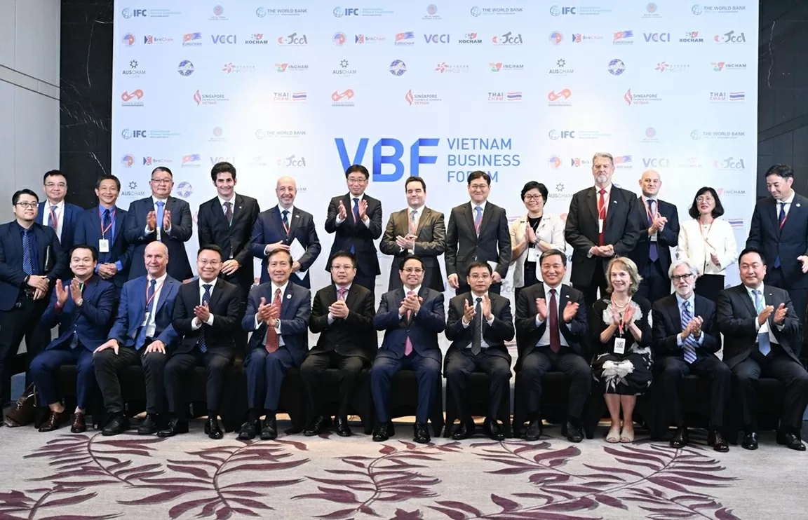 Prime Minister Pham Minh Chinh highlights solidarity, cooperation, dialogue at annual Vietnam Business Forum Prime Minister Pham Minh Chinh highlights solidarity, cooperation, dialogue at annual Vietnam Business Forum