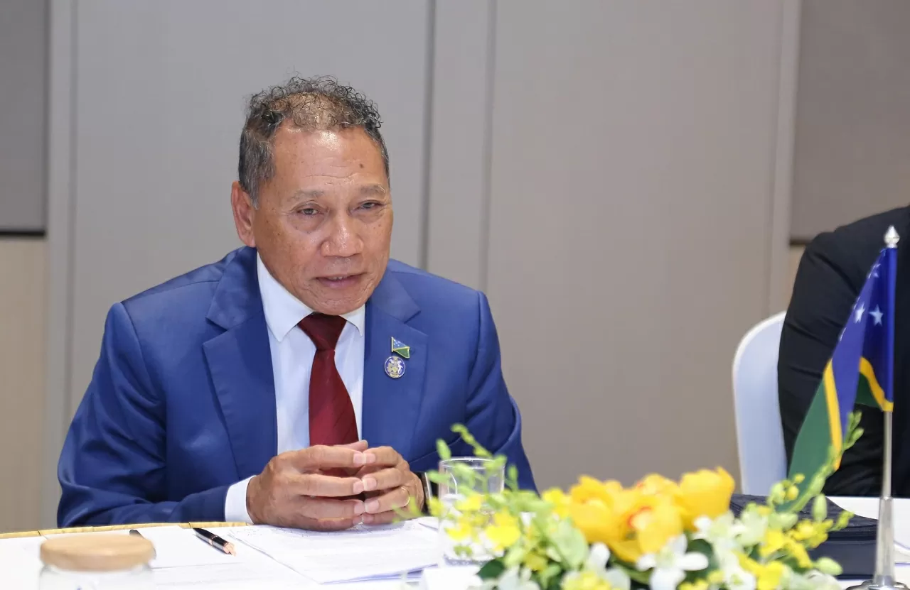 Foreign Minister Le Hoai Trung holds talks with Solomon Islands Minister of Foreign Affairs and External Trade Peter Shanel Agovaka