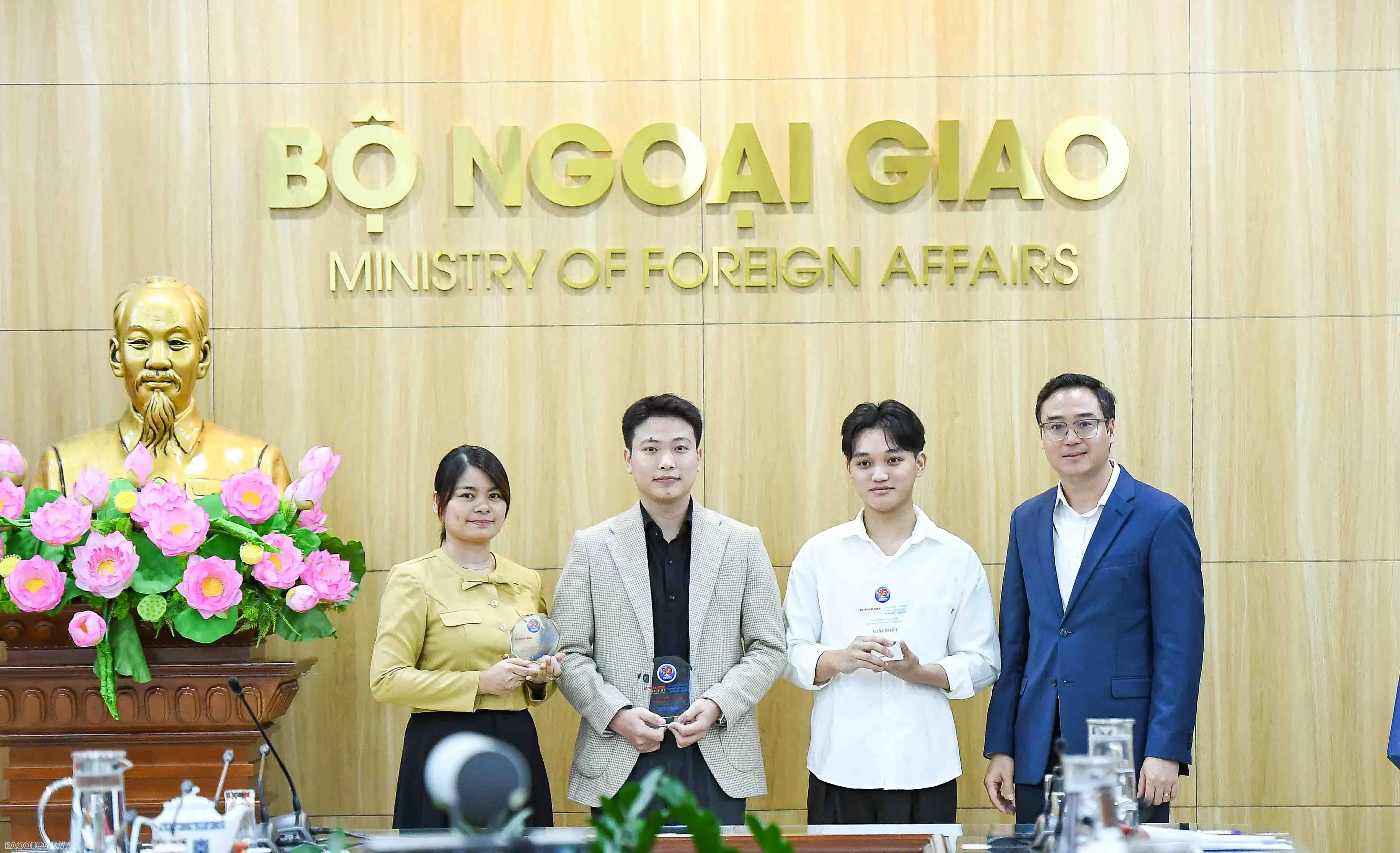 Awards ceremony for the Diplomatic sector songwriting contest and competitions celebrating 80 years of establishment