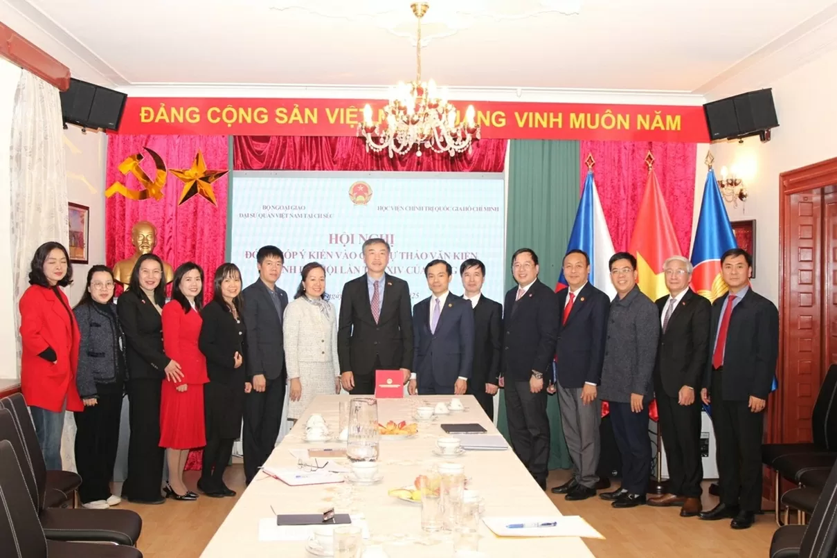 Vietnamese community in the Czech Republic offers practical contributions to the Draft Documents of the 14th Party Congress