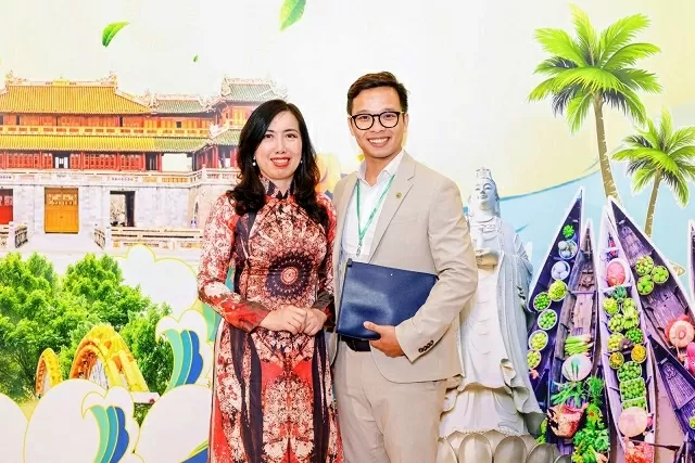 Building mechanisms, environment, and trust for Overseas Vietnamese intellectuals and entrepreneurs: Associate Professor Building mechanisms, environment, and trust for Overseas Vietnamese intellectuals and entrepreneurs: Associate Professor