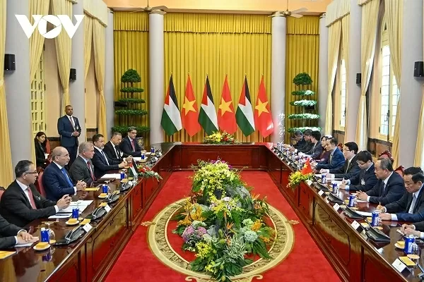 President Luong Cuong and King of Jordan hold talks to promote cooperation in key areas