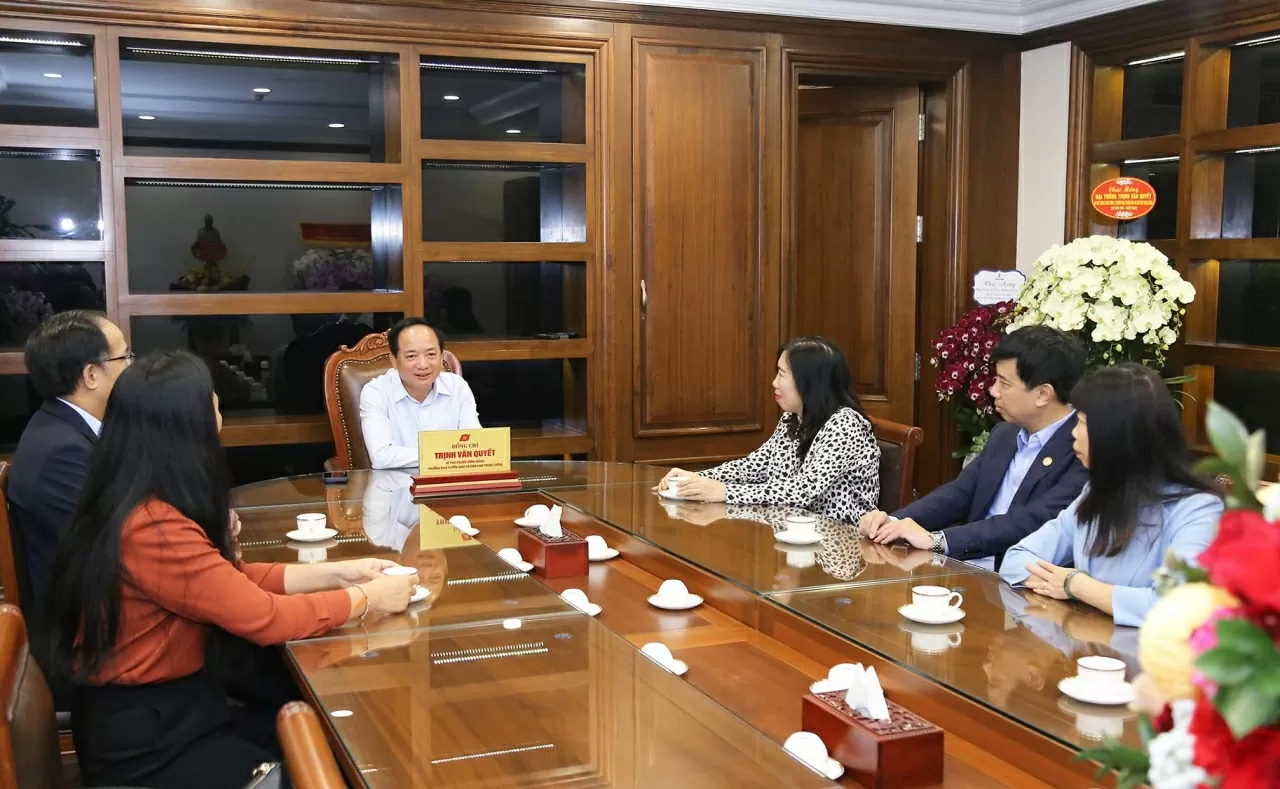 Congratulations extended to new Head of the Commission for Information, Education and Mass Mobilisation Trinh Van Quyet