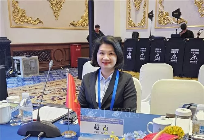 Vietnamese in China actively contribute to the draft documents for the 14th Party Congress