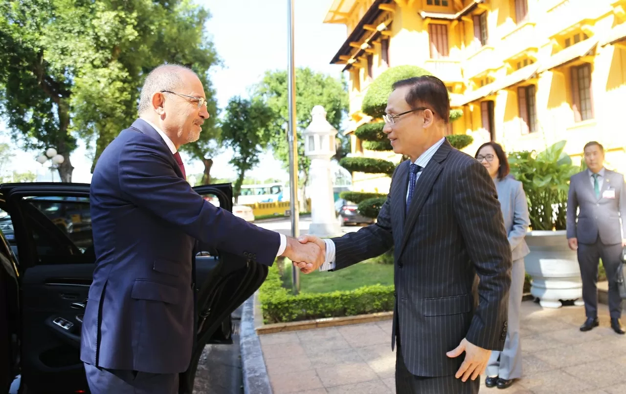 Foreign Minister Le Hoai Trung welcomes Jordanian Deputy PM, Minister of Foreign Affairs and Expatriates Ayman Al Safadi