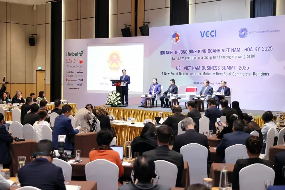 Phó Thủ tướng kêu gọi doanh nghiệp Hoa Kỳ mở rộng đầu tư, đồng hành cùng Việt Nam trong các lĩnh vực bán dẫn, năng lượng sạch Phó Thủ tướng kêu gọi doanh nghiệp Hoa Kỳ mở rộng đầu tư, đồng hành cùng Việt Nam trong các lĩnh vực bán dẫn, năng lượng sạch