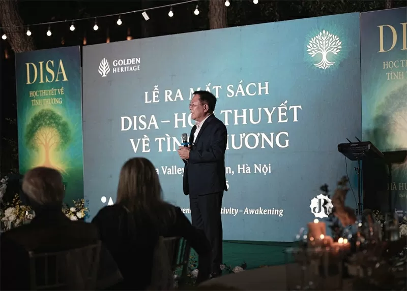 Mr. Vuong Duy Bien – Former Deputy Minister of Culture, Sports and Tourism – delivers remarks at the launch event of the book “DISA – The Doctrine of Compassion” by Hà Huy Thanh (Photographer: Lukas Vrtilek and Photo Credit: DISA).