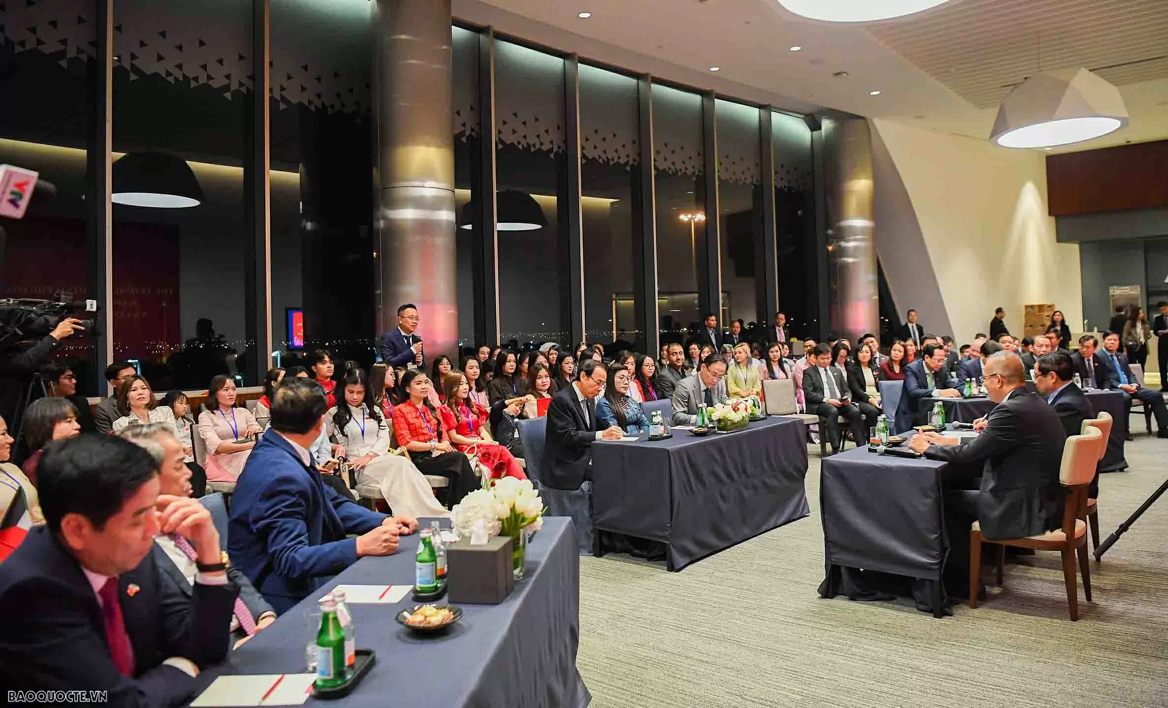 Prime Minister Pham Minh Chinh meets with Vietnamese community representatives in Kuwait
