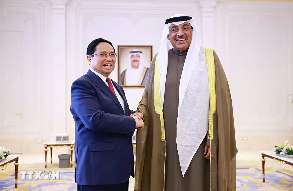 Prime Minister Pham Minh Chinh meets with Crown Prince of Kuwait Prime Minister Pham Minh Chinh meets with Crown Prince of Kuwait