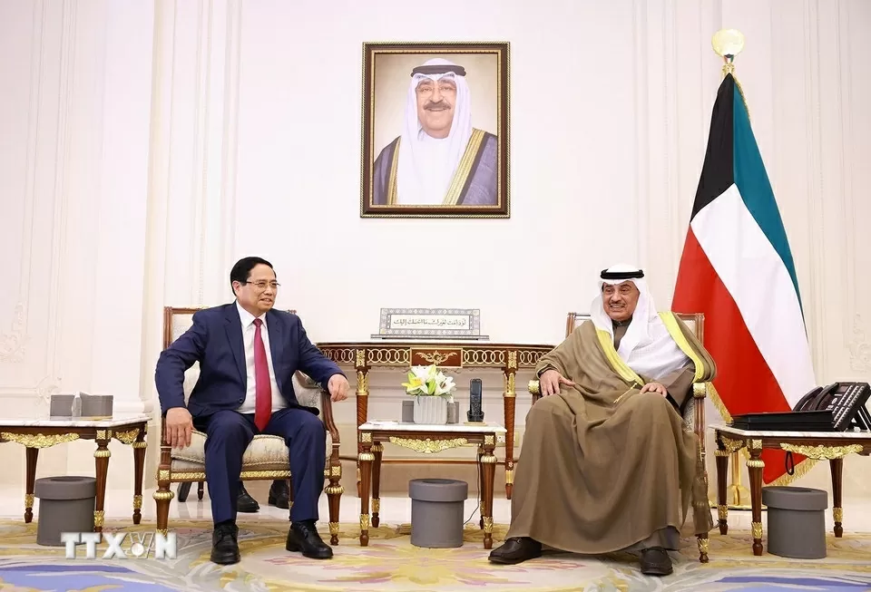 Prime Minister Pham Minh Chinh meets with Crown Prince of Kuwait