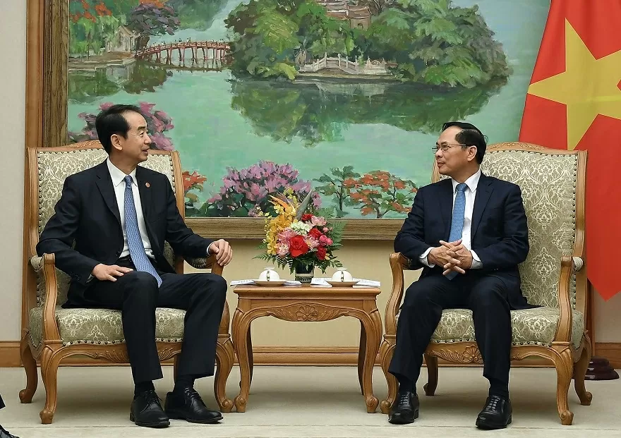 Deputy PM Bui Thanh Son receives Chinese Ambassador He Wei to prepare for Bilateral Cooperation Committee meeting