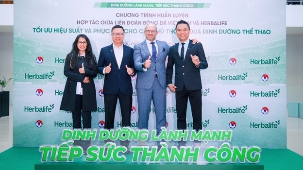 Herbalife Vietnam collaborated with VFF to organize advanced sports nutrition training for coaches and football players
