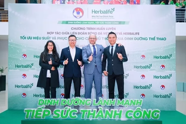 Herbalife Vietnam collaborated with VFF to organize advanced sports nutrition training for coaches and football players