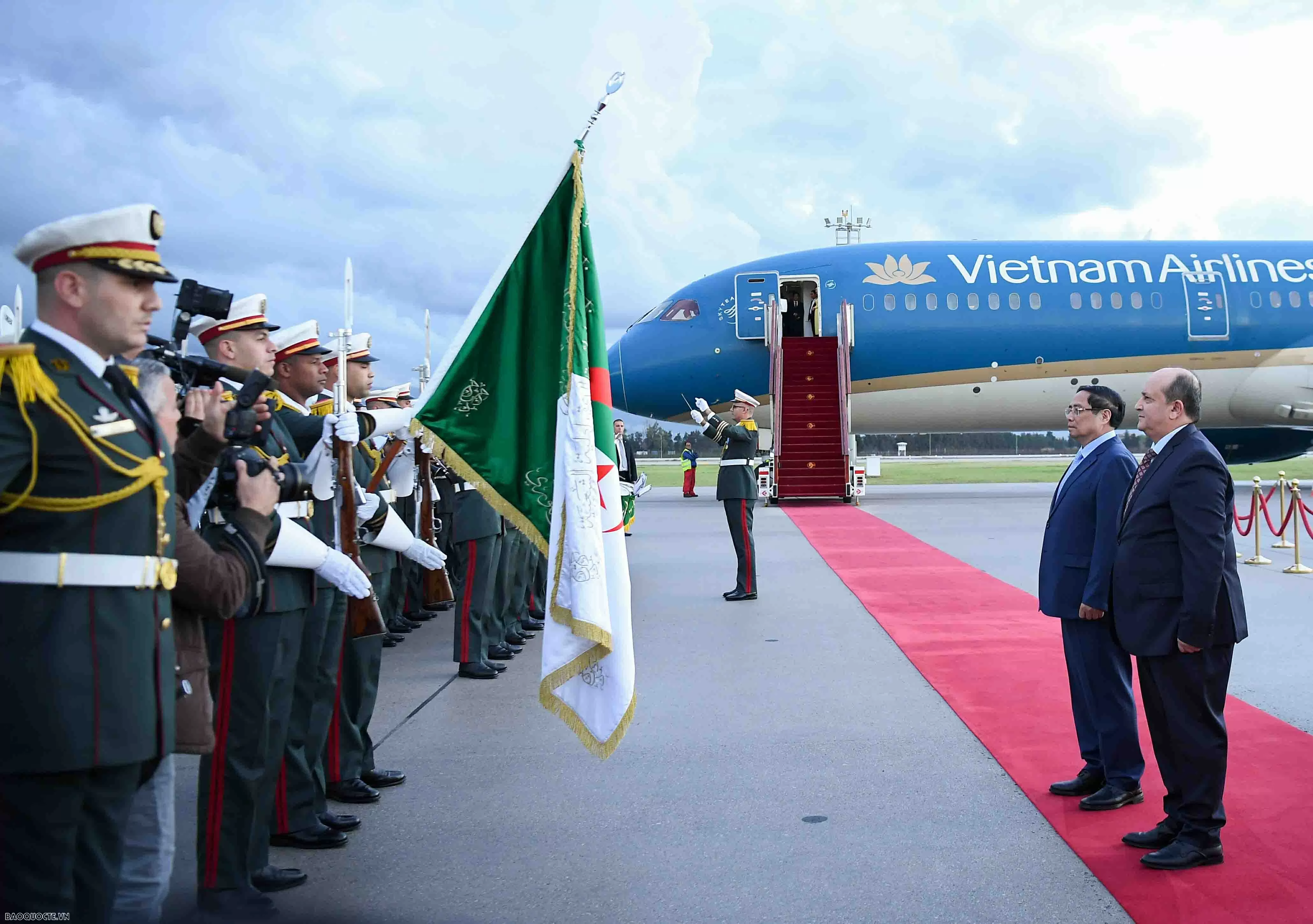 Welcome ceremony held for Prime Minister Pham Minh Chinh and spouse in Algeria Welcome ceremony held for Prime Minister Pham Minh Chinh and spouse in Algeria