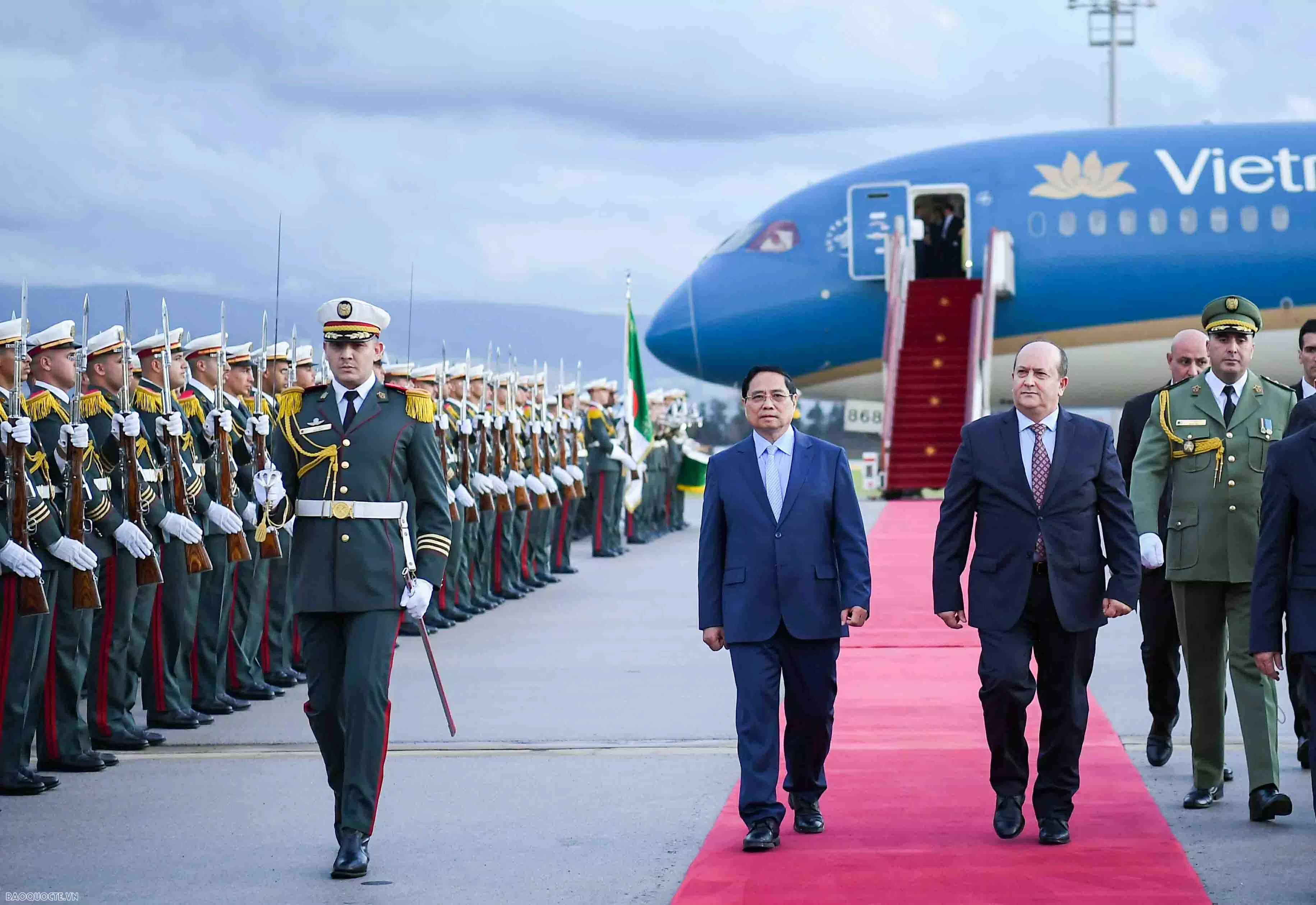 Welcome ceremony held for Prime Minister Pham Minh Chinh and spouse in Algeria Welcome ceremony held for Prime Minister Pham Minh Chinh and spouse in Algeria