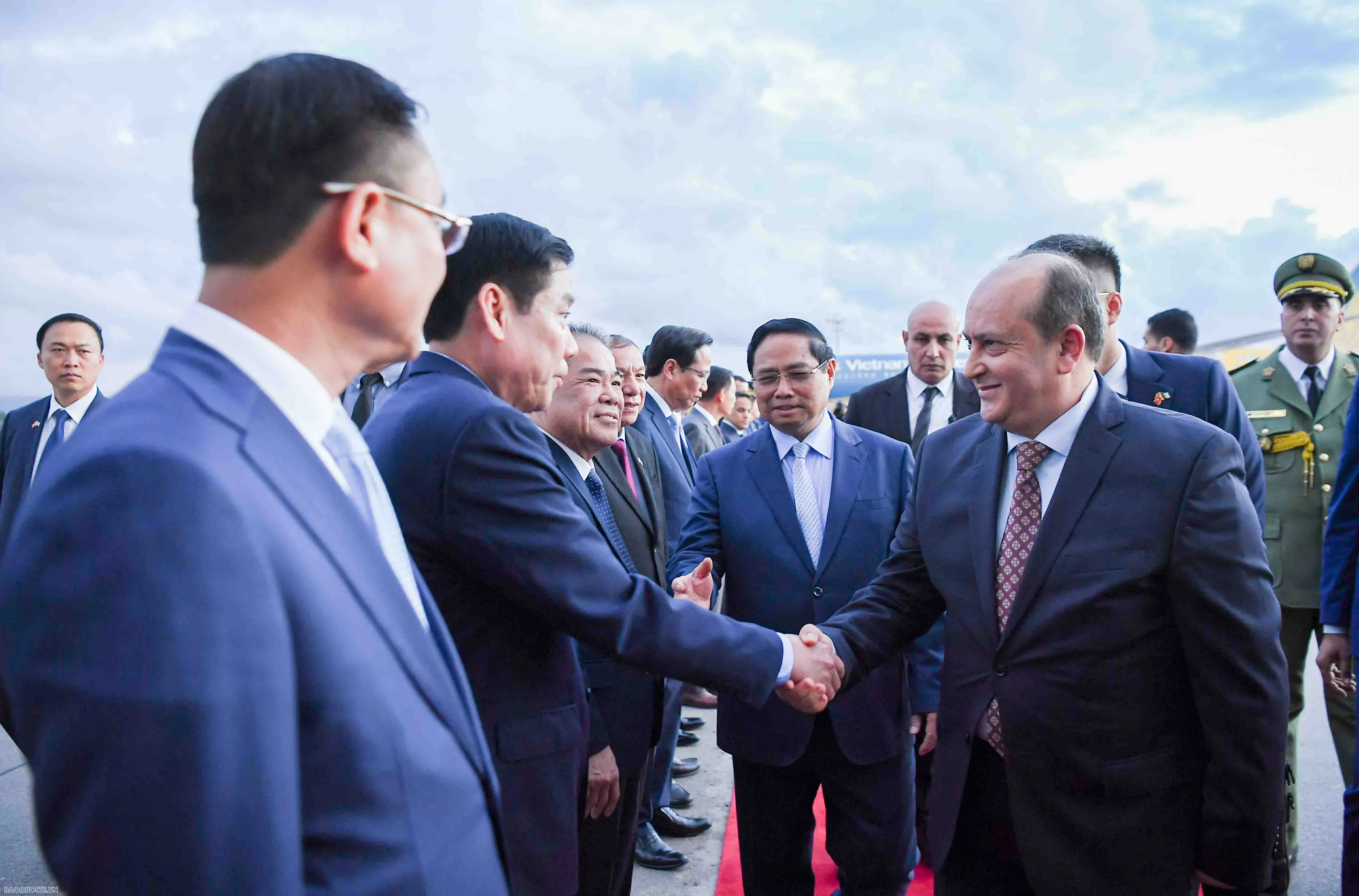 Welcome ceremony held for Prime Minister Pham Minh Chinh and spouse in Algeria Welcome ceremony held for Prime Minister Pham Minh Chinh and spouse in Algeria