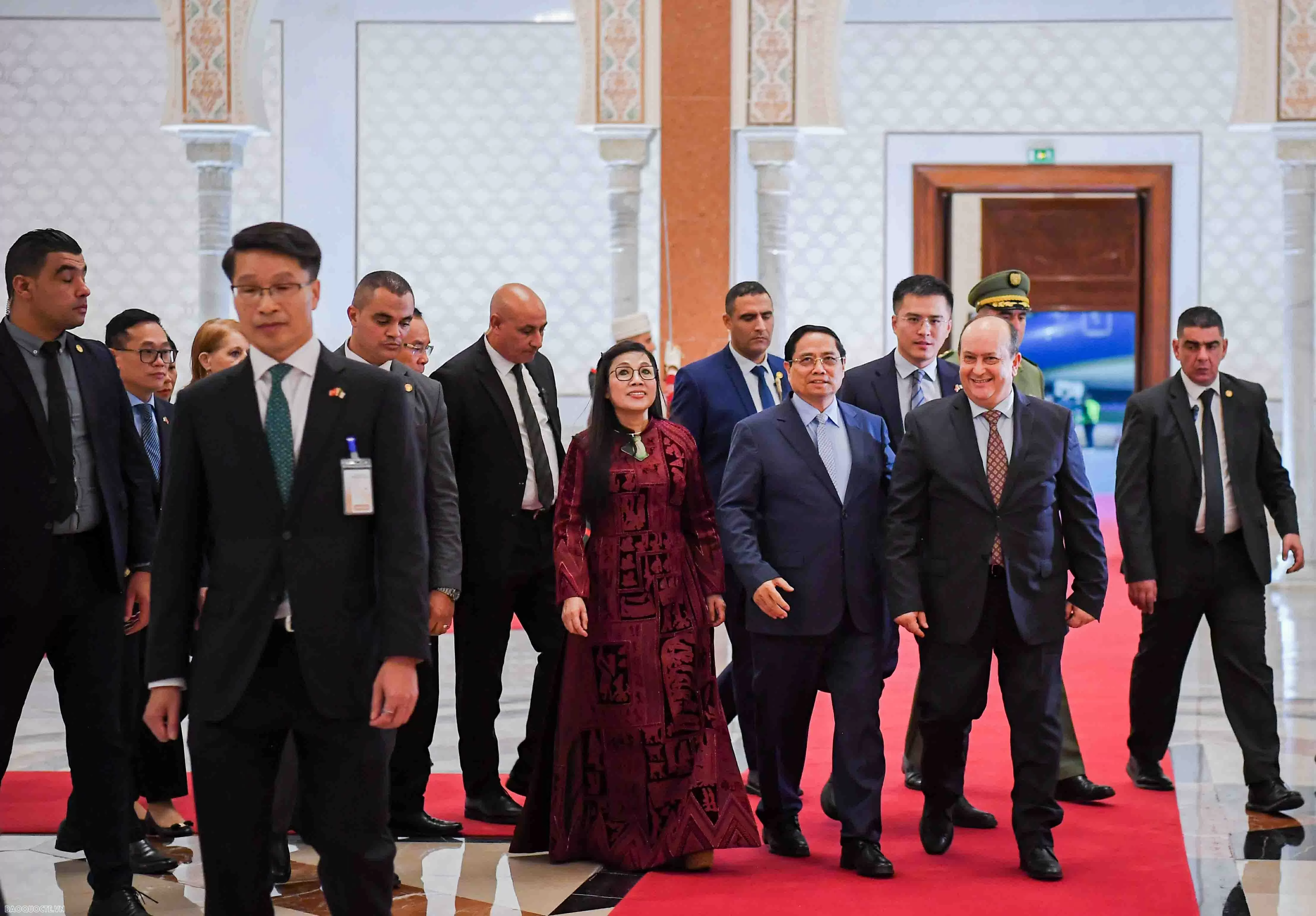 Welcome ceremony held for Prime Minister Pham Minh Chinh and spouse in Algeria