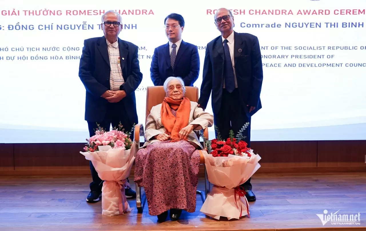 Romesh Chandra Peace Prize awarded to former Vice President Nguyen Thi Binh