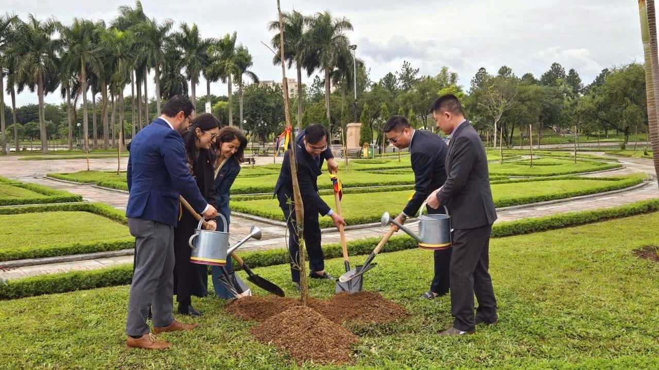Peace must be built together with nature: Colombian Ambassador