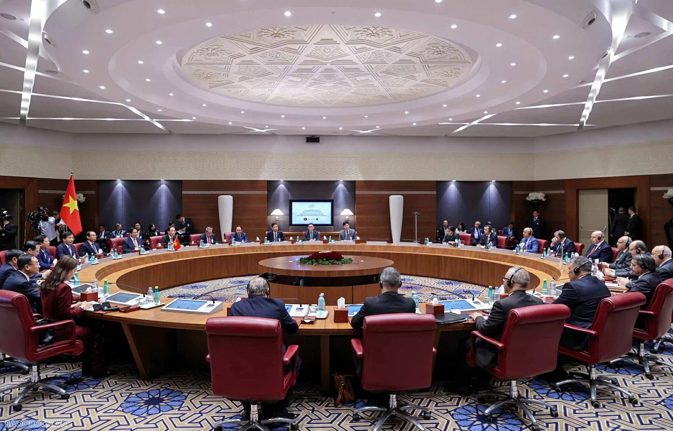 Vietnam, Algeria Prime Ministers hold talks, elevate relations to Strategic Partnership Vietnam, Algeria Prime Ministers hold talks, elevate relations to Strategic Partnership