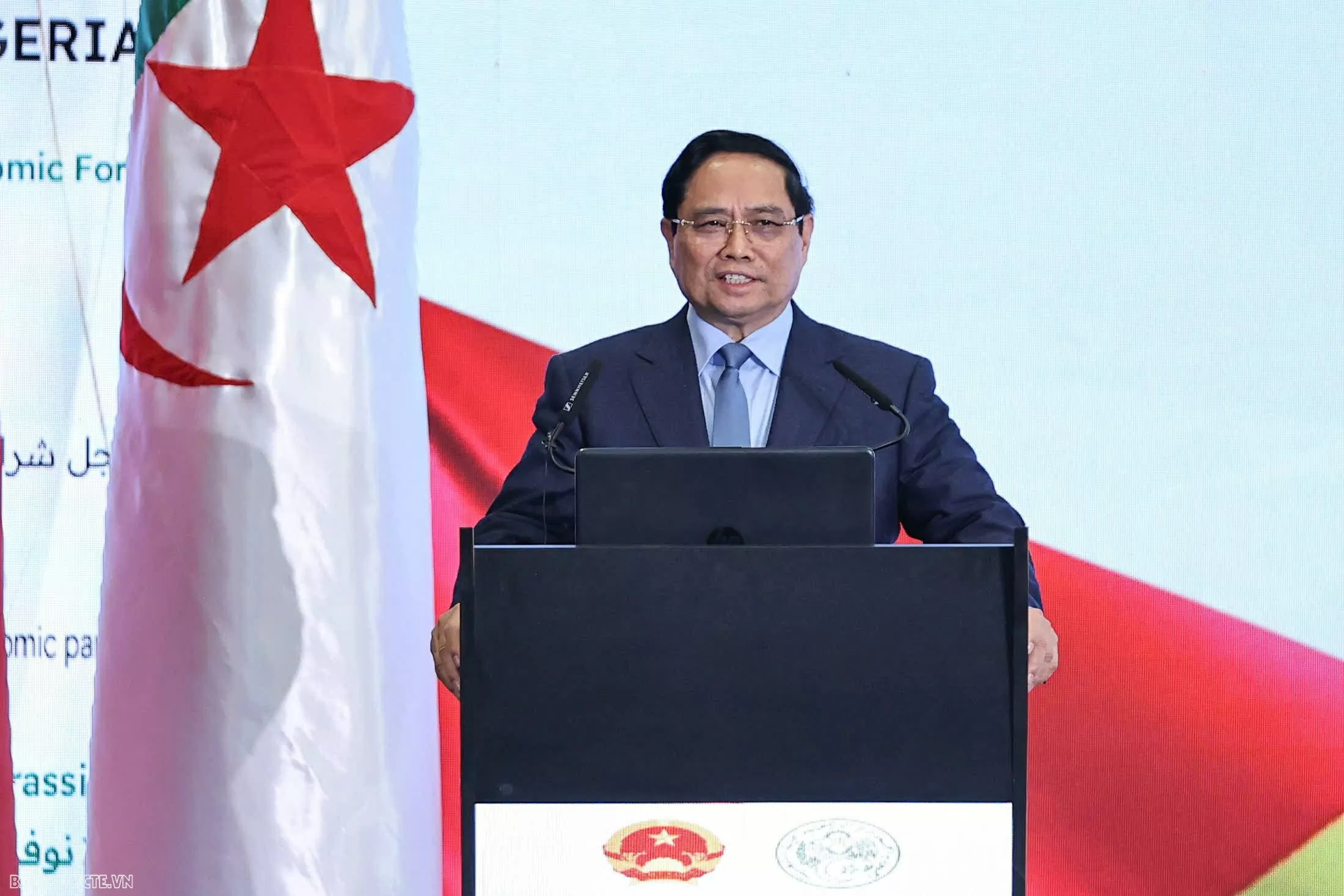 Vietnam, Algeria Prime Ministers attend the Vietnam – Algeria Economic Forum