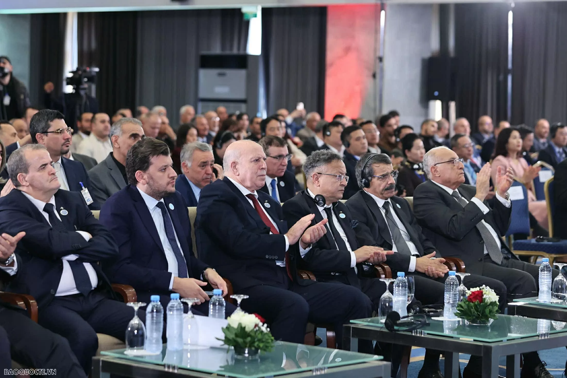 Vietnam, Algeria Prime Ministers attend the Vietnam – Algeria Economic Forum