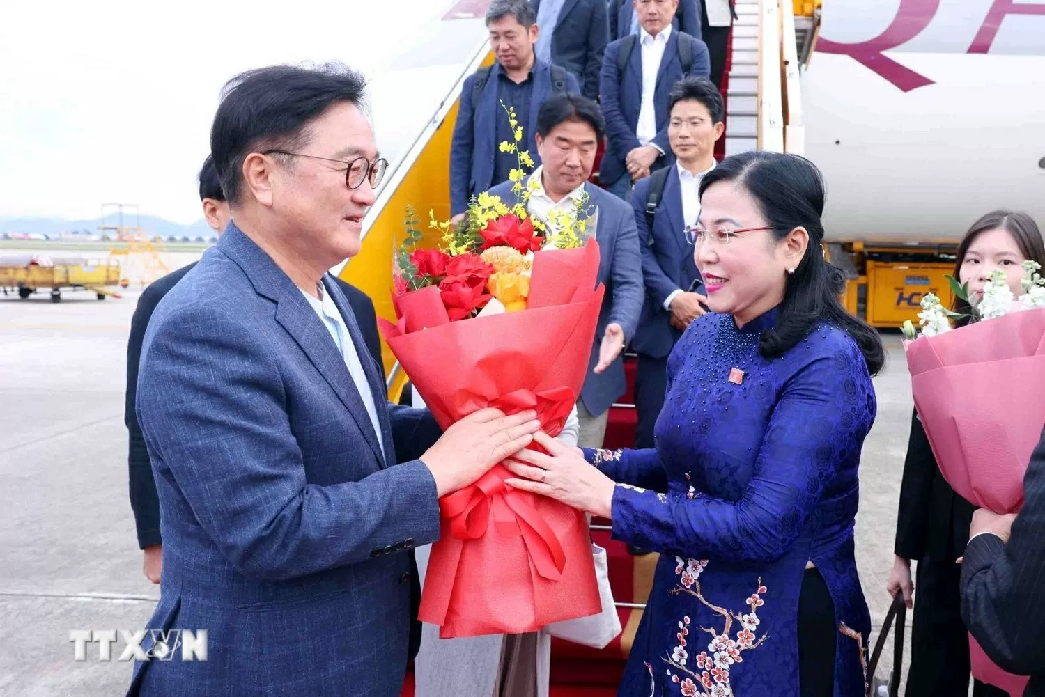 RoK National Assembly Speaker and spouse arrive in Hanoi, beginning official visit to Vietnam