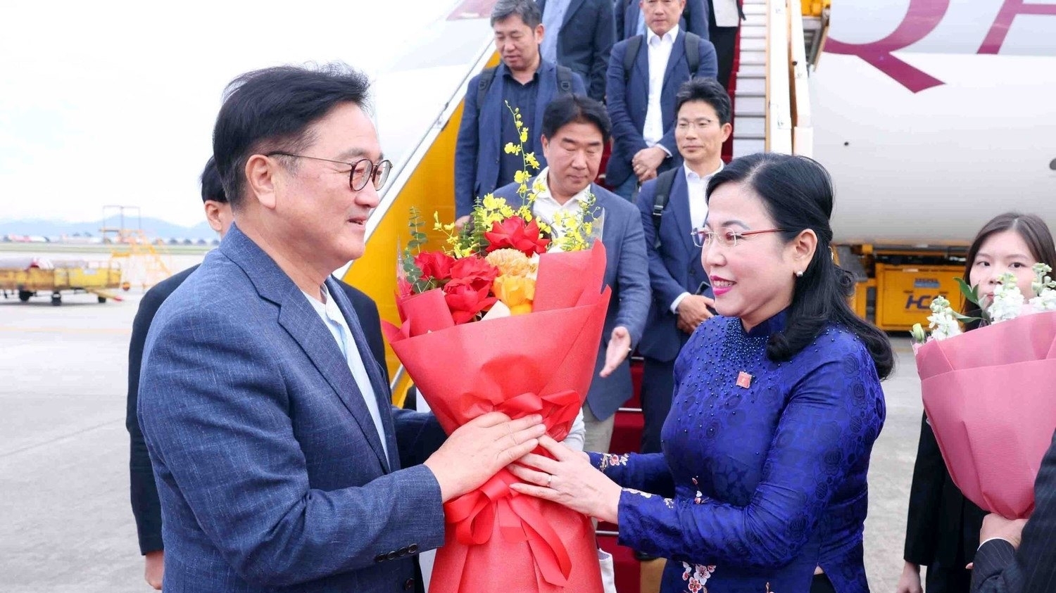 RoK National Assembly Speaker and spouse arrive in Hanoi, beginning official visit to Vietnam