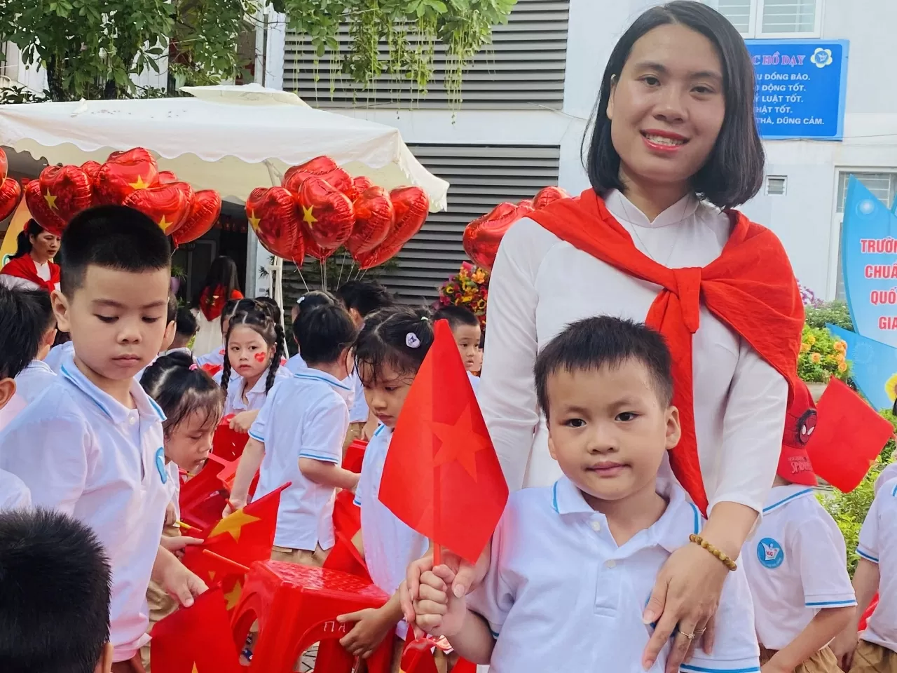 Vietnam Teachers' Day (November 20): Educational reform begins with teachers Vietnam Teachers' Day (November 20): Educational reform begins with teachers