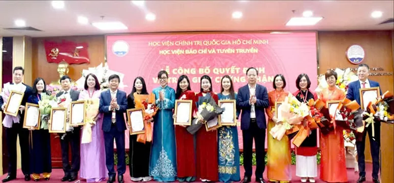 The Academy of Journalism and Communication receives quality accreditation for 12 training programs