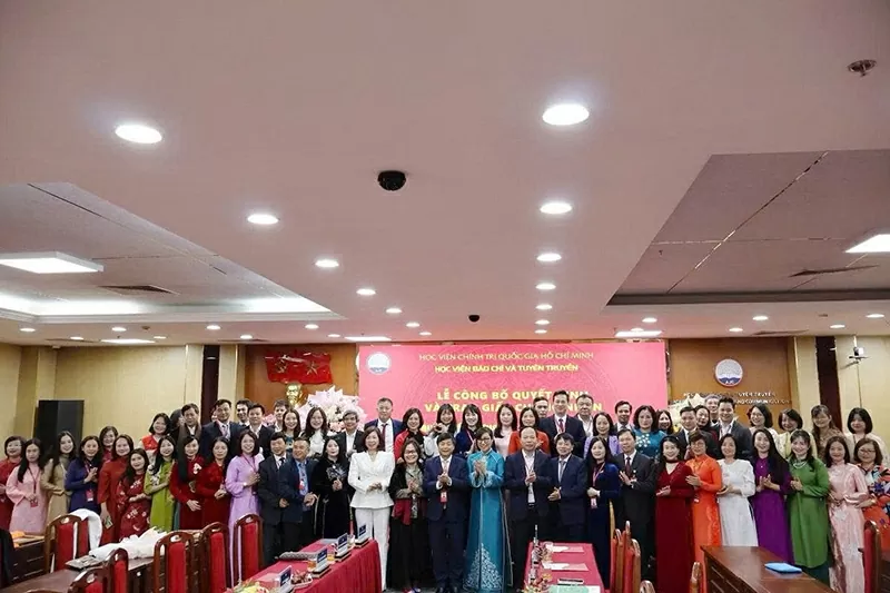 The Academy of Journalism and Communication receives quality accreditation for 12 training programs